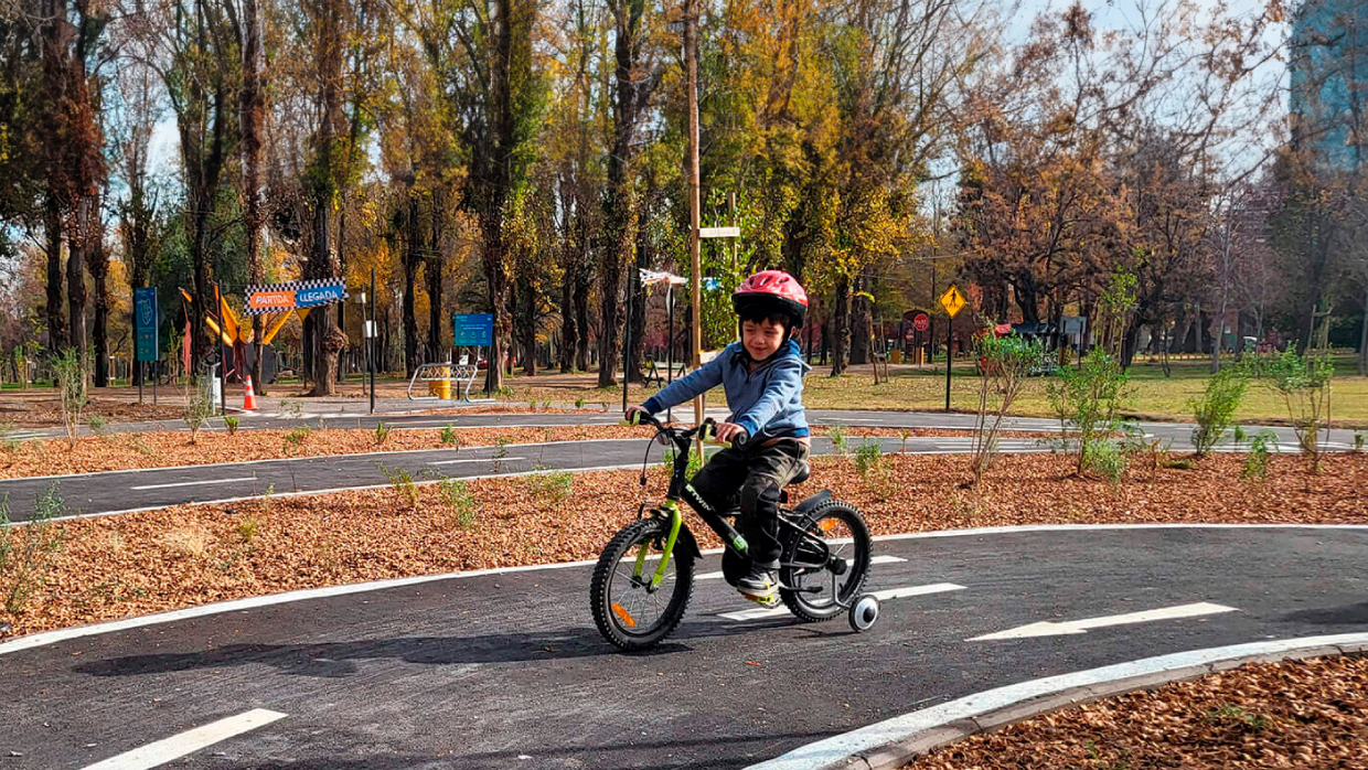 Hacer: Andar en bicicleta con los niños en el Parque Padre Hurtado 