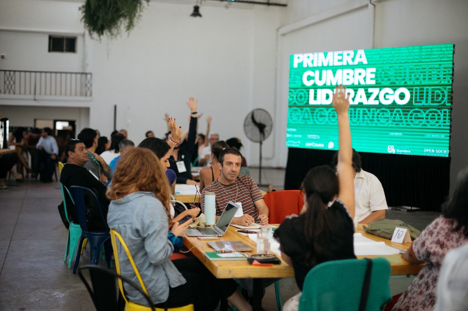 Primera Cumbre de Liderazgo Colunga reúne a decenas de académicos, empresarios, políticos y ejecutivos para dialogar sobre los desafíos de Chile